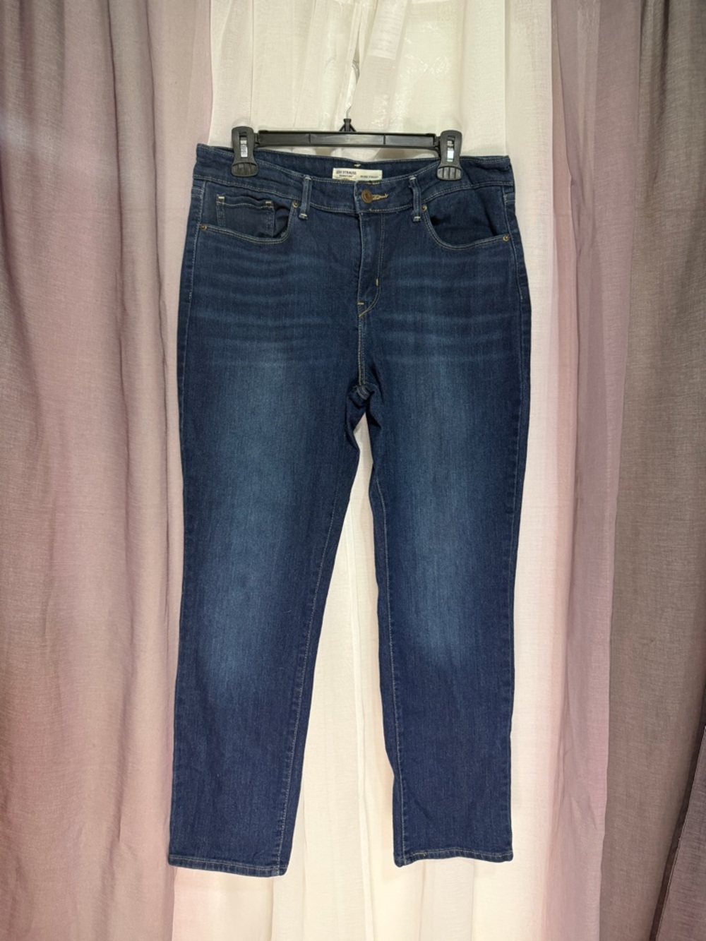 Levi’s Classic Dark Blue Women’s Jeans